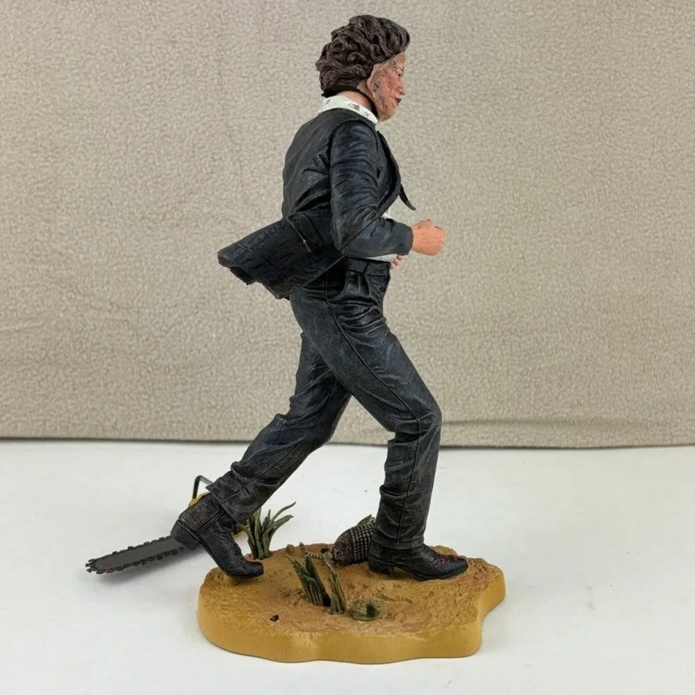 NECA‎ Cult Classics Series 2 Texas Chainsaw Massacre Leatherface 2005 LOOSE